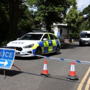 Bristol, UK: Police launch manhunt after human remains found in suitcases on Clifton Suspension Bridge