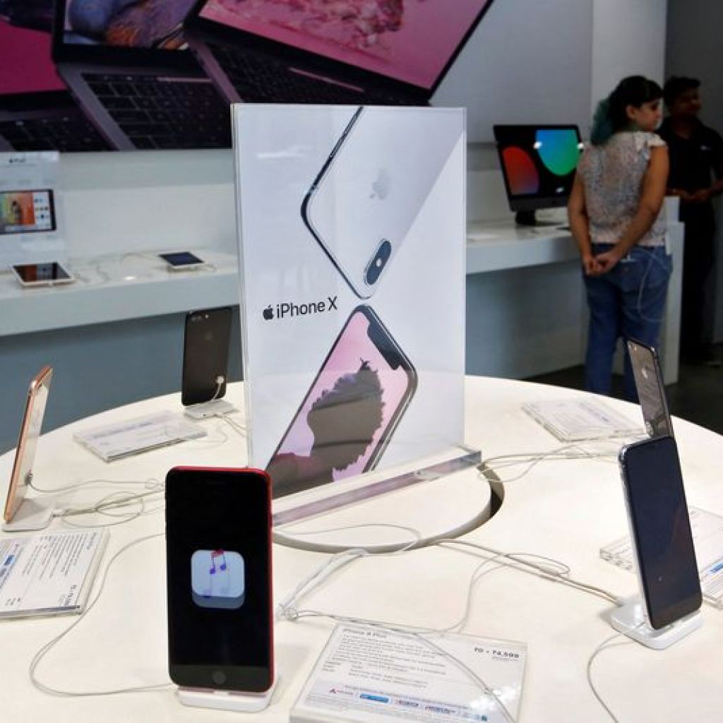 Exclusive-India antitrust probe finds Apple abused position in apps market